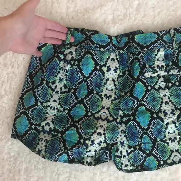 BCBG MaxAzria Snakeskin Pattern Shorts - Picture 6 of 6